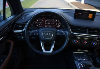 Подержанный автомобиль Audi Q7 2018 года (9 фото)