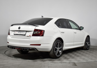 Подержанный автомобиль Skoda Octavia Liftback 2014 года (5 фото)