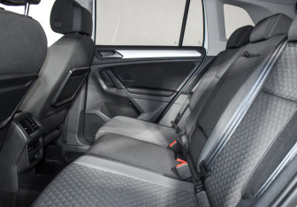 Подержанный автомобиль Volkswagen Tiguan 2018 года (12 фото)