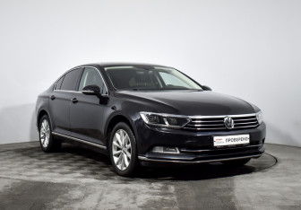 Подержанный автомобиль Volkswagen Passat Sedan 2018 года (3 фото)