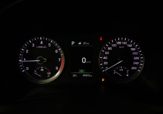 Подержанный автомобиль Hyundai Sonata 2019 года (11 фото)