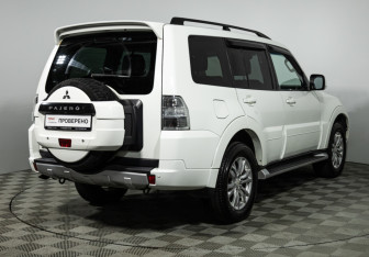 Подержанный автомобиль Mitsubishi Pajero 2013 года (5 фото)