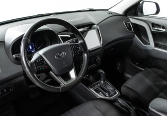 Подержанный автомобиль Hyundai Creta 2017 года (11 фото)