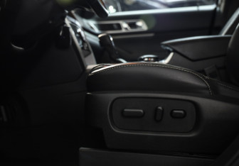 Подержанный автомобиль Ford Explorer 2014 года (23 фото)