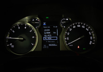 Подержанный автомобиль Toyota Land Cruiser Prado 2018 года (11 фото)