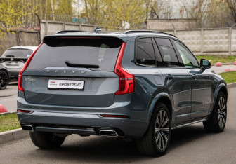 Подержанный автомобиль Volvo XC90 2019 года (6 фото)