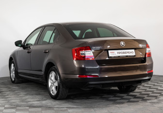 Подержанный автомобиль Skoda Octavia Liftback 2016 года (7 фото)