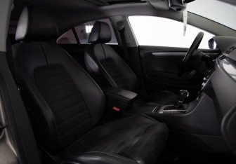 Подержанный автомобиль Volkswagen Passat CC 2010 года (15 фото)