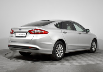 Подержанный автомобиль Ford Mondeo Sedan 2015 года (5 фото)