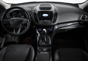 Подержанный автомобиль Ford Kuga 2017 года (14 фото)