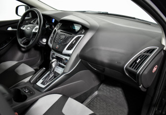 Подержанный автомобиль Ford Focus Sedan 2014 года (12 фото)