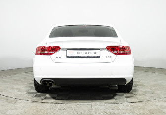 Подержанный автомобиль Audi A5 Liftback 2011 года (6 фото)