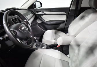 Подержанный автомобиль Audi Q3 2012 года (10 фото)