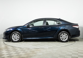 Подержанный автомобиль Toyota Camry Sedan 2018 года (8 фото)