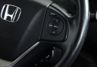 Подержанный автомобиль Honda CR-V 2014 года (11 фото)