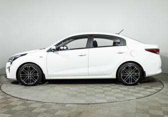 Подержанный автомобиль Kia Rio Sedan 2021 года (8 фото)
