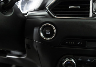 Подержанный автомобиль Mazda CX-5 2017 года (18 фото)