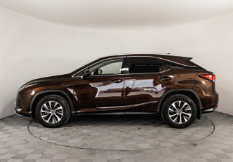 Подержанный автомобиль Lexus RX 2019 года (9 фото)