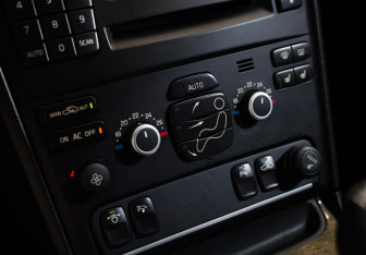 Подержанный автомобиль Volvo XC90 2011 года (14 фото)