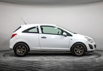 Подержанный автомобиль Opel Corsa 2013 года (4 фото)