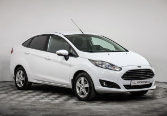 Подержанный автомобиль Ford Fiesta Sedan 2015 года (3 фото)
