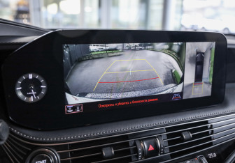 Подержанный автомобиль Lexus LS 2021 года (21 фото)