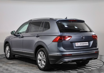 Подержанный автомобиль Volkswagen Tiguan 2019 года (7 фото)