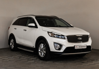 Подержанный автомобиль Kia Sorento 2017 года (3 фото)