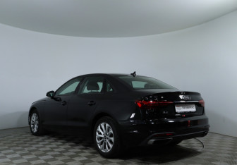 Подержанный автомобиль Audi A4 Sedan 2021 года (8 фото)
