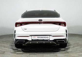 Подержанный автомобиль Kia K5 2020 года (6 фото)