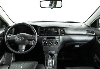 Подержанный автомобиль Toyota Corolla Sedan 2006 года (13 фото)