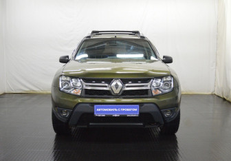 Подержанный автомобиль Renault Duster 2017 года (2 фото)