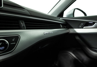 Подержанный автомобиль Audi A4 Sedan 2016 года (20 фото)
