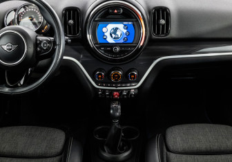 Подержанный автомобиль MINI Countryman 2018 года (14 фото)