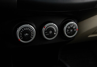 Подержанный автомобиль Mitsubishi Outlander 2008 года (15 фото)