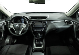 Подержанный автомобиль Nissan X-Trail 2018 года (13 фото)