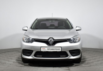 Подержанный автомобиль Renault Fluence 2014 года (2 фото)