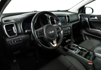 Подержанный автомобиль Kia Sportage 2017 года (11 фото)