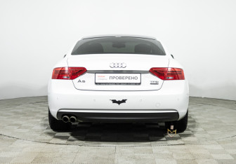 Подержанный автомобиль Audi A5 Coupe 2015 года (6 фото)