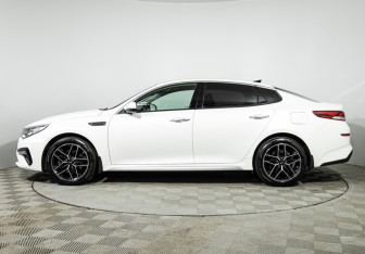 Подержанный автомобиль Kia Optima Sedan 2018 года (8 фото)