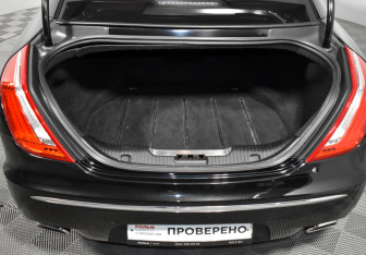 Подержанный автомобиль Jaguar XJ 2011 года (25 фото)