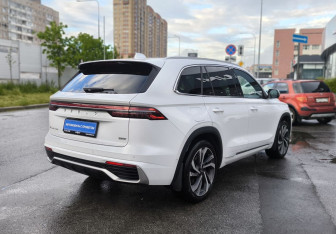 Подержанный автомобиль Geely Monjaro 2024 года (4 фото)