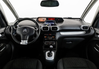 Подержанный автомобиль Citroen C3 Picasso 2013 года (11 фото)
