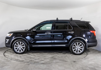 Подержанный автомобиль Ford Explorer 2017 года (8 фото)