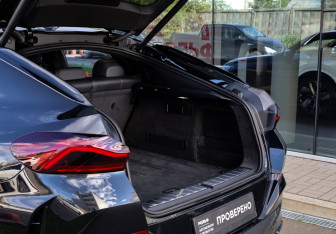 Подержанный автомобиль BMW X6 2021 года (35 фото)