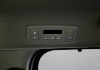 Подержанный автомобиль Kia Carnival 2023 года (29 фото)