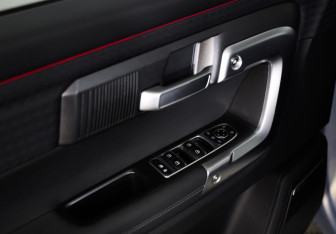 Подержанный автомобиль Jaecoo J7 2024 года (24 фото)