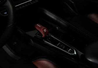 Подержанный автомобиль Geely Coolray 2023 года (23 фото)
