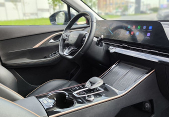 Подержанный автомобиль Omoda C5 2023 года (10 фото)