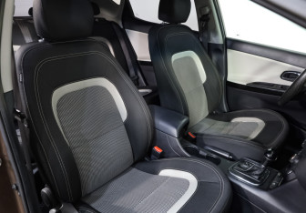 Подержанный автомобиль Kia Ceed Hatchback 2013 года (23 фото)